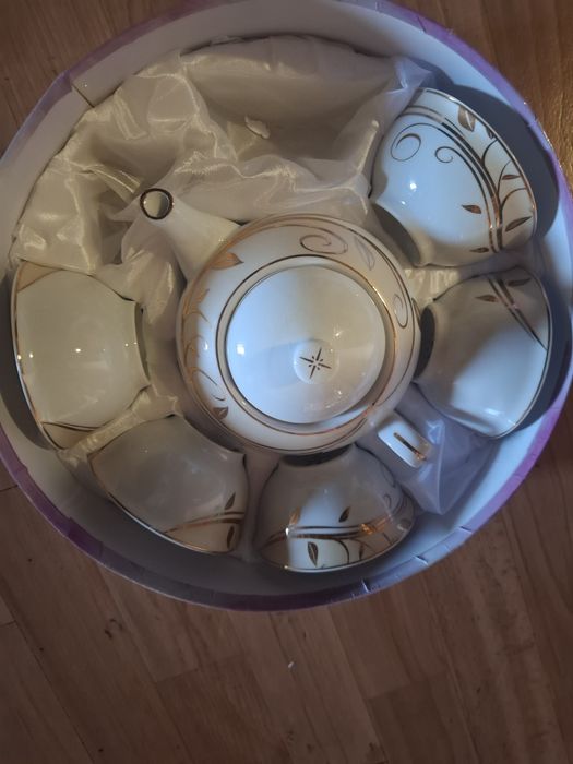 Продам чайный сервиз