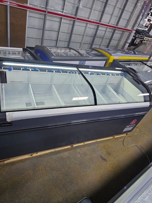 Морозильник овальный стекло со склада