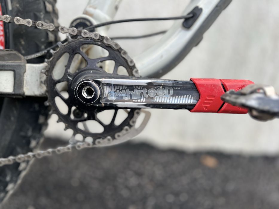 Останали части: RockShox Zeb, шок EXT Storia V3,Sram X01, Magura/Saint