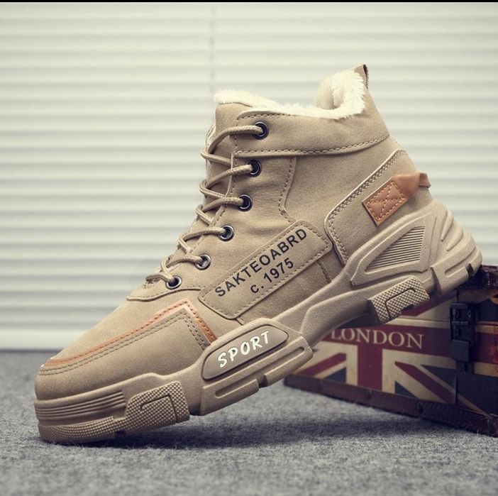 Продам  зимние кросовки