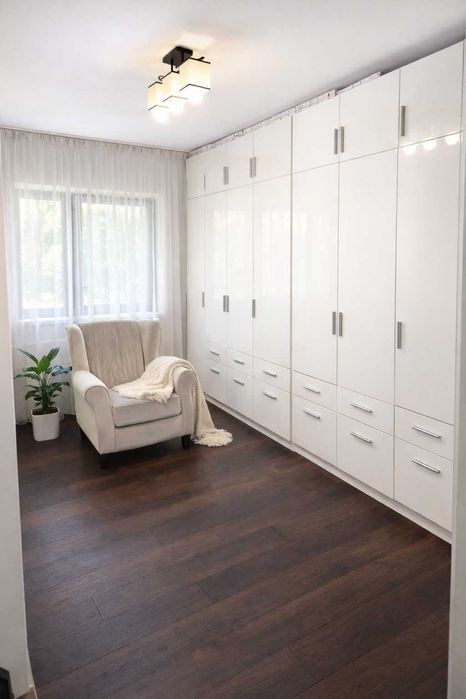 Vilă modernă elegantă în Ploieștiori (Blejoi) | 600 mp teren | Complet mobilată | Șemineu | 3 băi | Gata de mutare