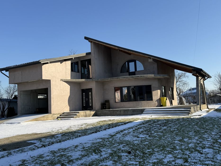 Casa Noua 200mp + Terasa teren 1600mp Structura finalizata , Ciochina