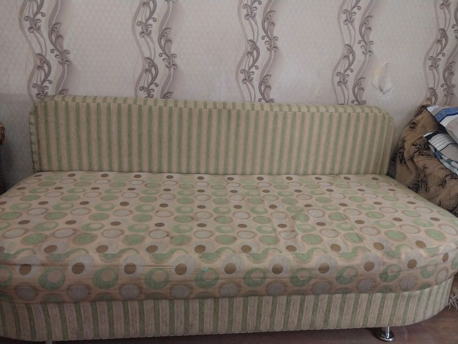 Диван продаётся бу