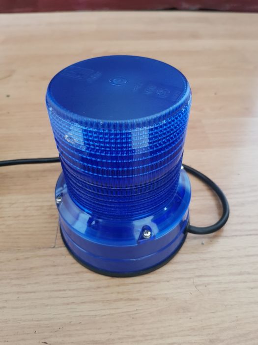 Girofar MOVIA, cu magnet culoare albastru și oglinda dr. VW Jetta 2017