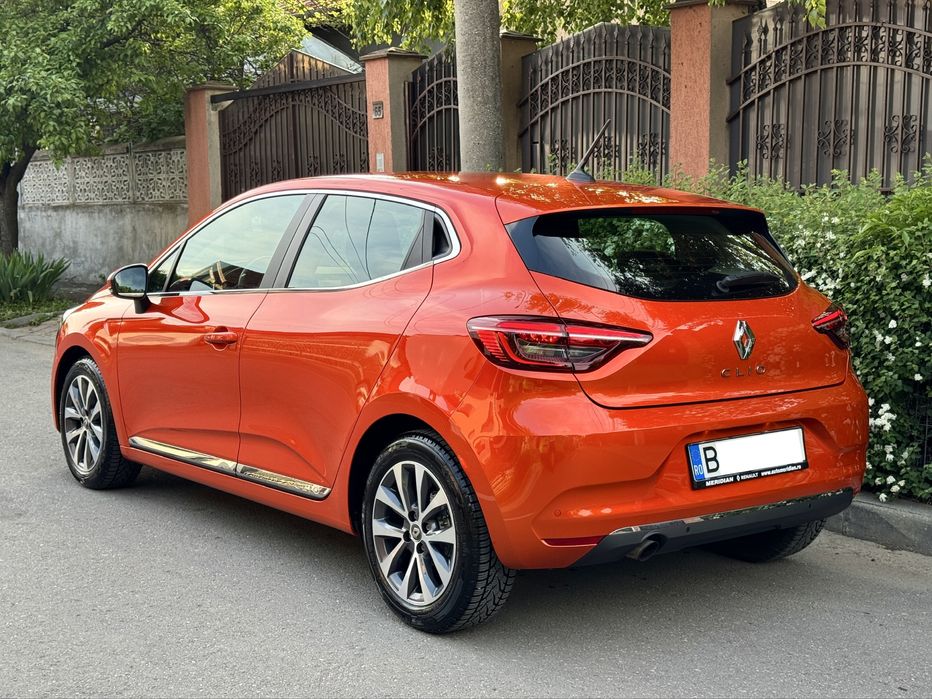 Renault Clio 5 - 19.000KM - An Fabricație 2020/05 - Model Intens TCe 100 CP - Revizii Anuale Reprezentanță.
