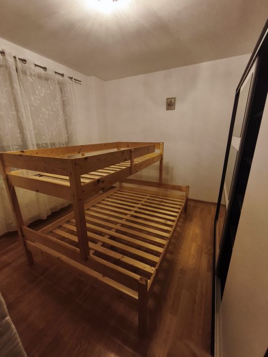 Vând pat supraetajat