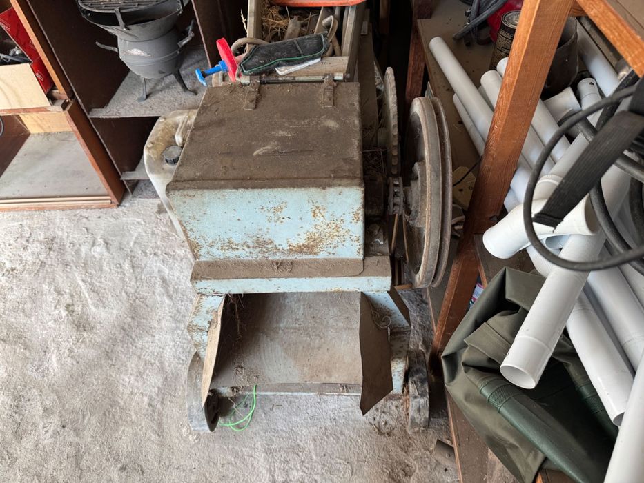 Продавам Фуражомелка