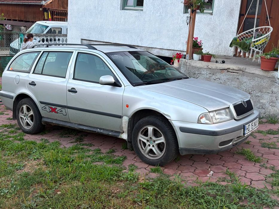 mașină Skoda Octavia