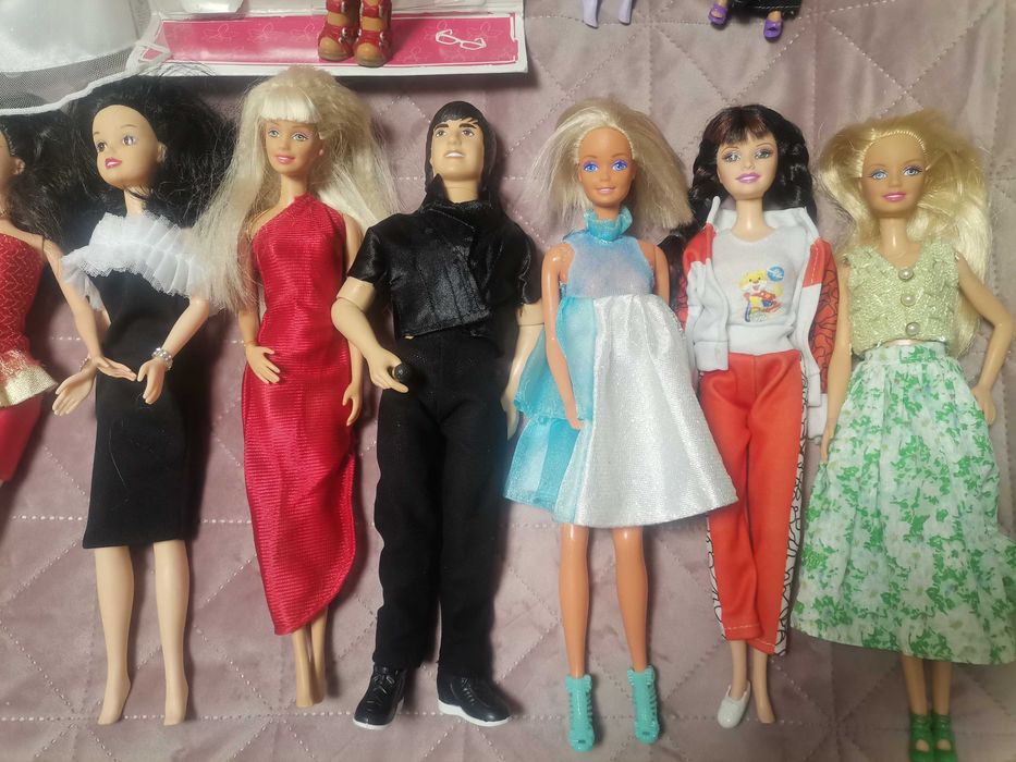ОГРОМЕН ЛОТ!!! 18 кукли Барби, Синди, Лив и др. + над 30 бр аксесоари