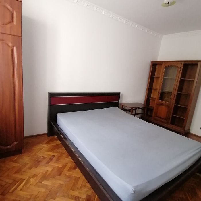 Închiriez apartament 2 camere decomandate