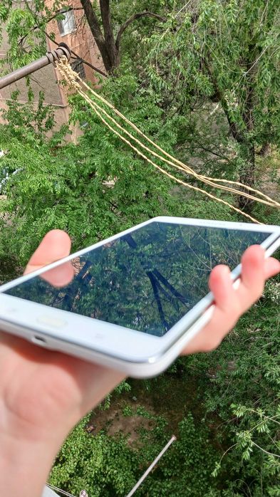 Планшет Samsung Galaxy Tab4