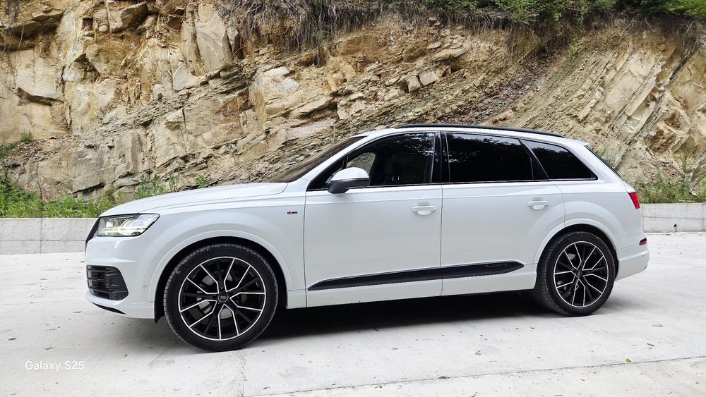 Audi Q7  3.0 TDI  3X S line