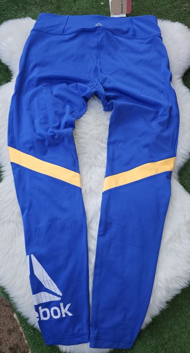 Reebok оригинален дамски клин нов  Л размер