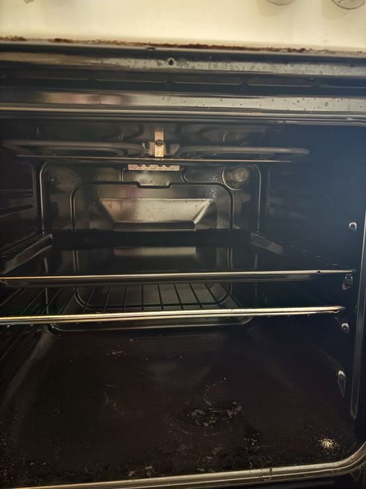 Продавам печка Zanussi