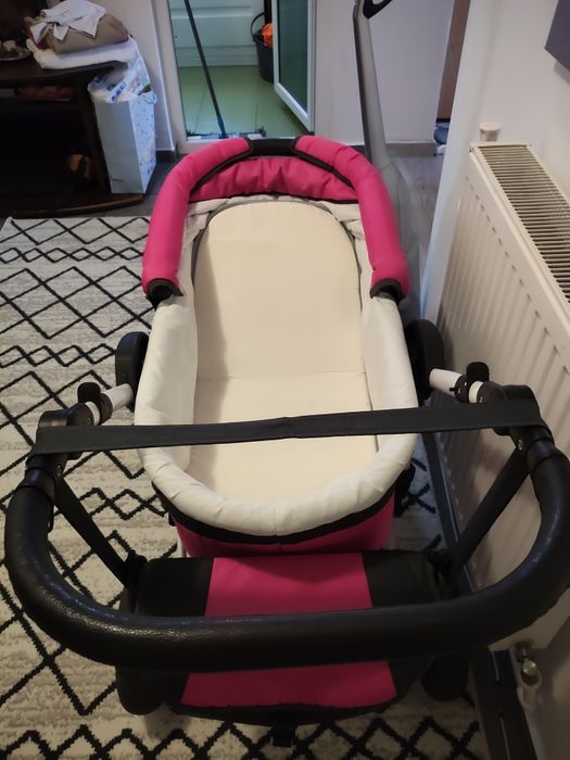 Vând cărucior 3in 1