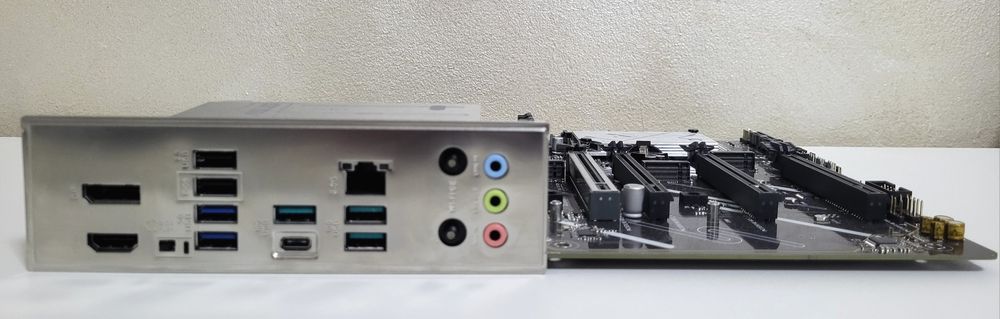 ASUS B650E max gaming wifi noua