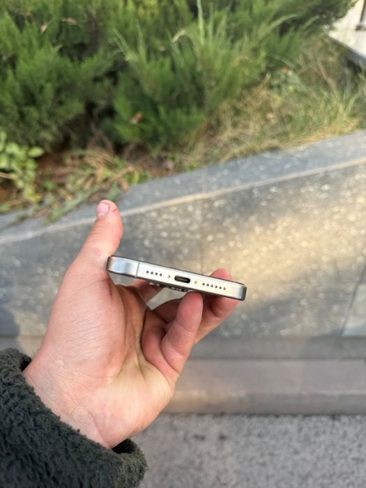 Продам 15 Про Макс. 256гб.