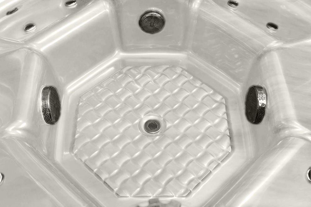 6-местно хидромасажно джакузи HT-01
