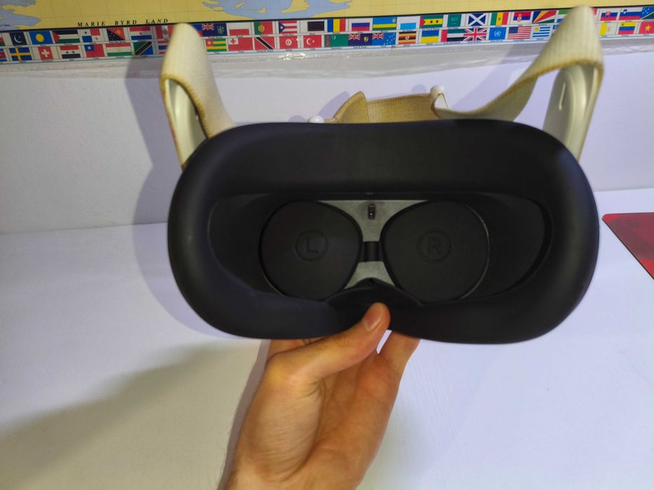 Oculus quest 2 + 2 контроллера, 64гб