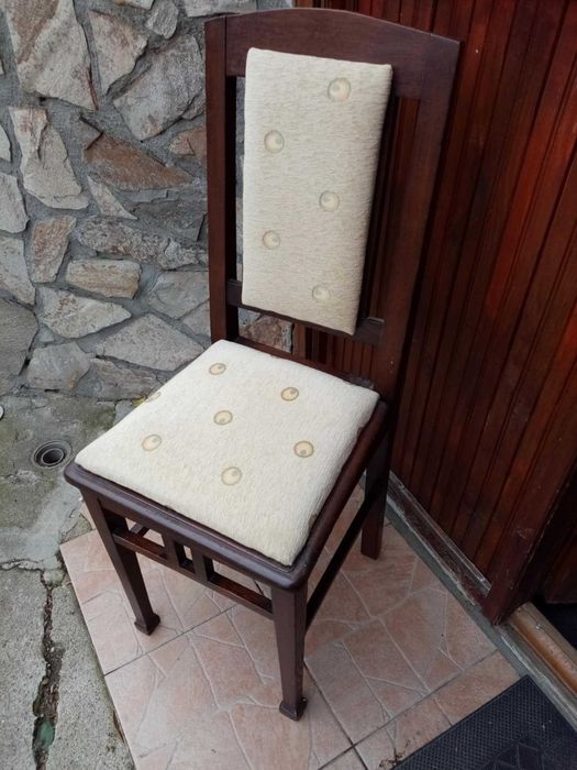 2 бр. масивни старинни маси и 4 бр. старинни столове