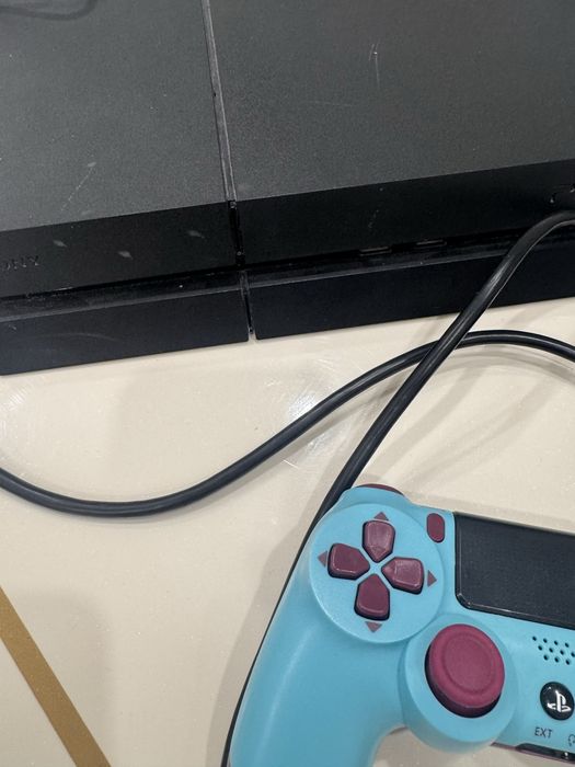 Плейстейшн 4 Р4  с дисками