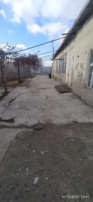 Uy sotiladi 20 so'tig'li uy srochna narxini kelishamiza kelishtiramiz