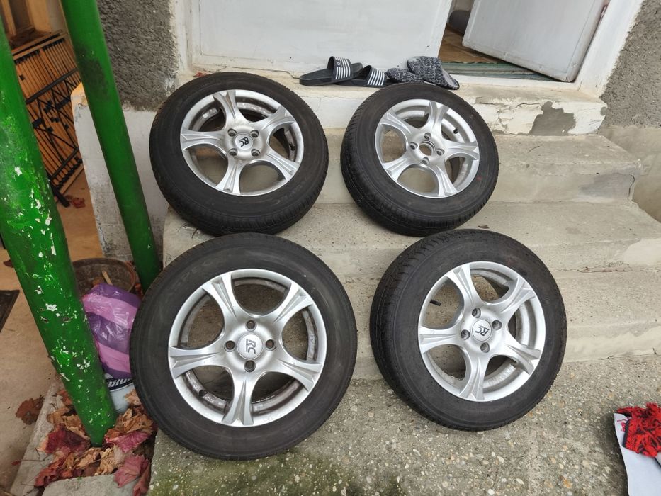 Гуми с джанти за автомобил