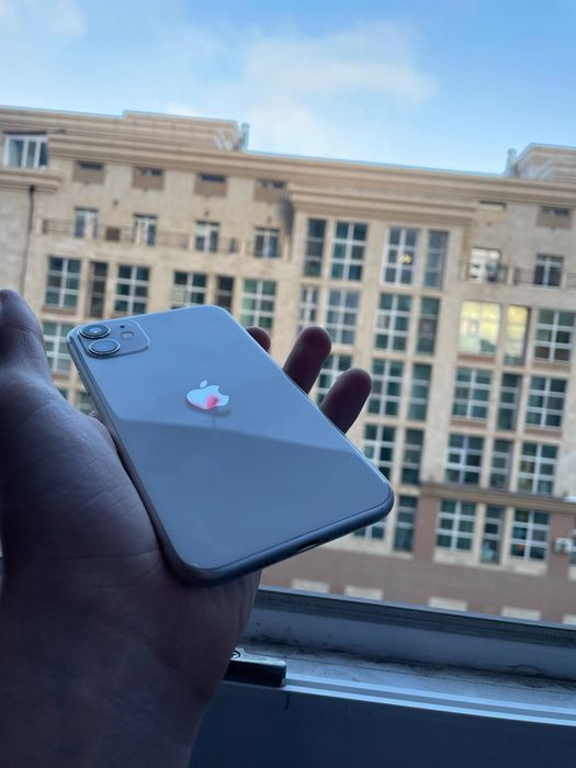 Обменяю Iphone 11 белый