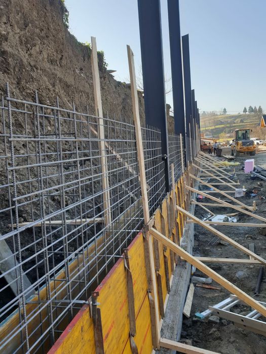 Vând hale metalice lucrăm fără avans