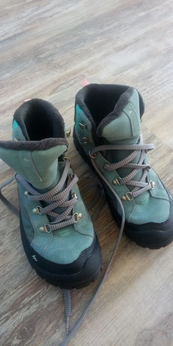 Детски туристически и зимни обувки