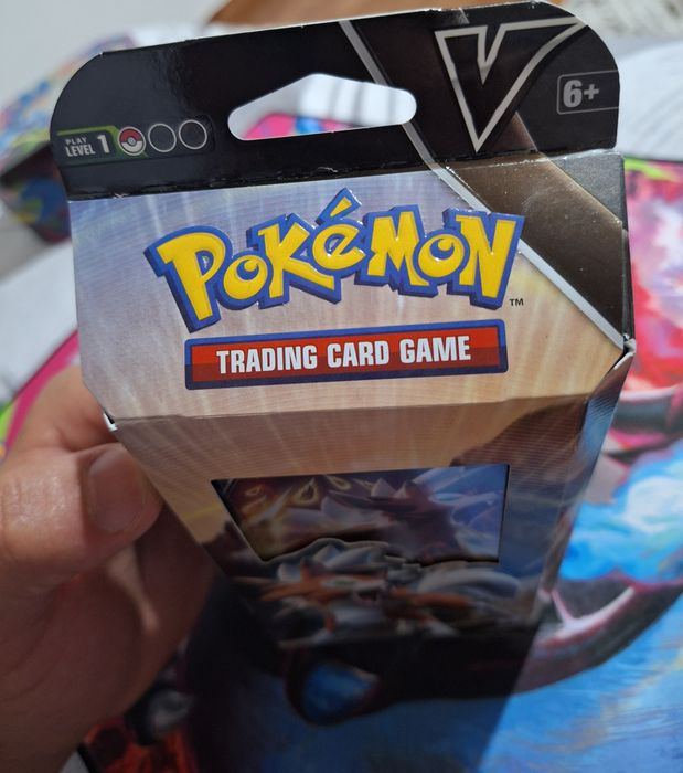 Pokemon карти и протектори!
