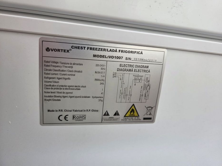 Vând combina ca noua