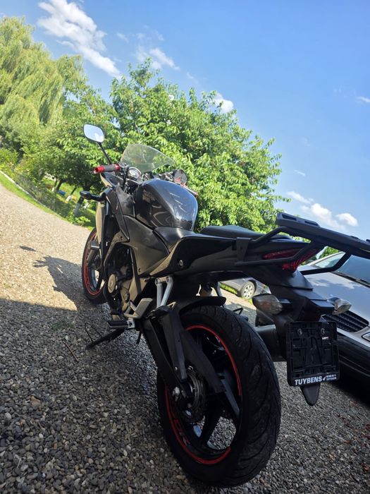 Honda CBR 250R 2011,se comduce cu a2!