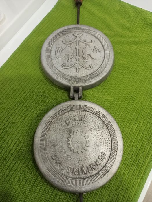 Вафельница новая