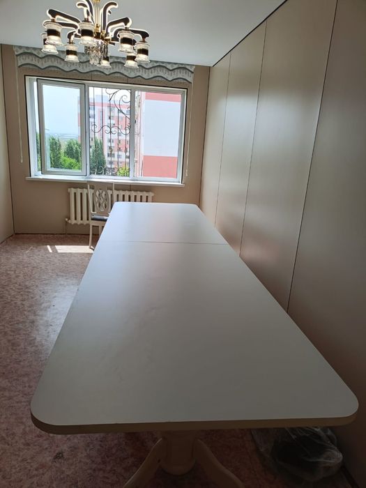 Стол для гостиной