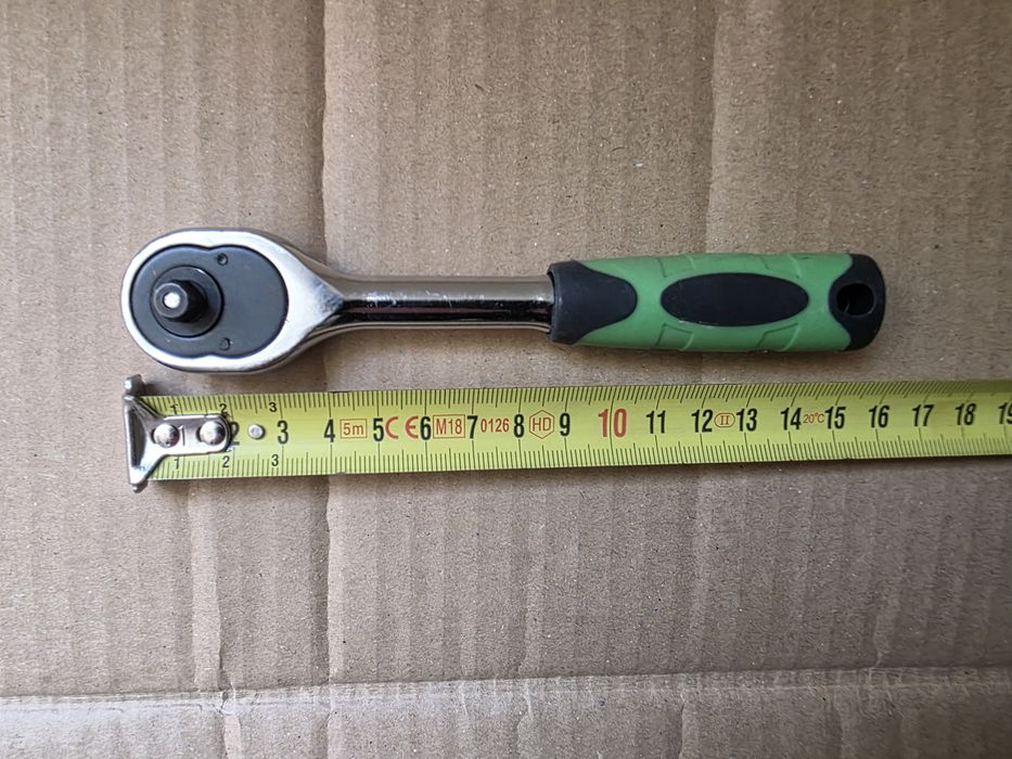 Нови накрайници TORX с адаптер 1/2 и тресчотка 1/4 CHROME VANADIUM.