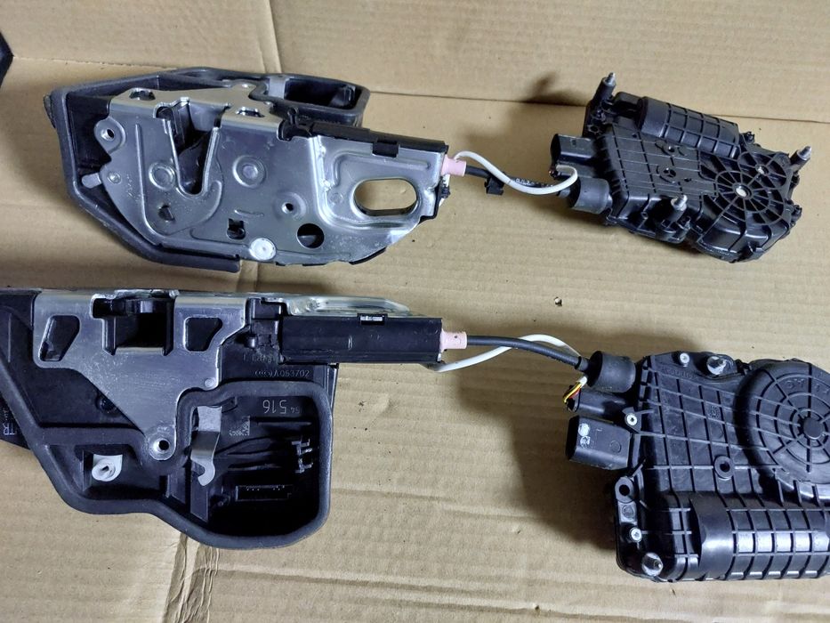 Broasca usa stânga dreapta spate cu softclose BMW F10 F11