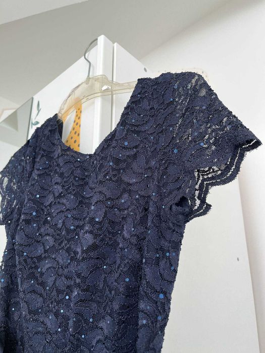 Дълга официална рокля в тъмно син цвят