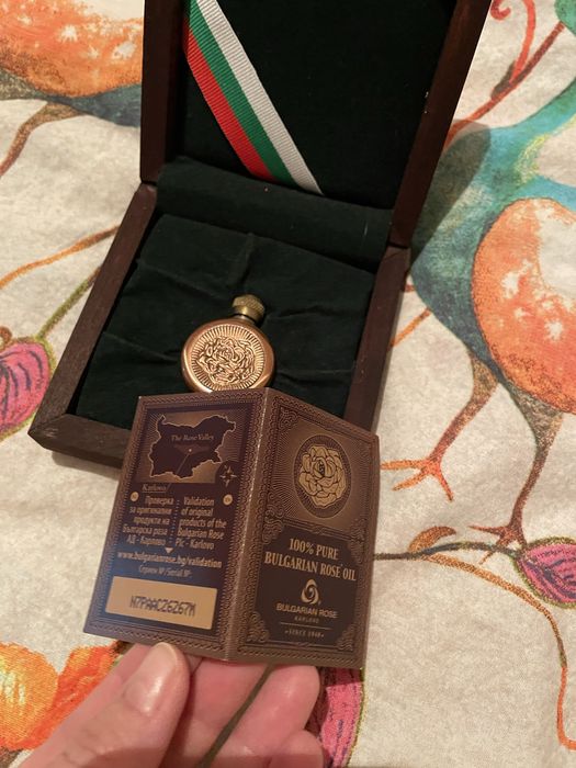 Розово масло ЗГУ 100% натурално в медна конкум