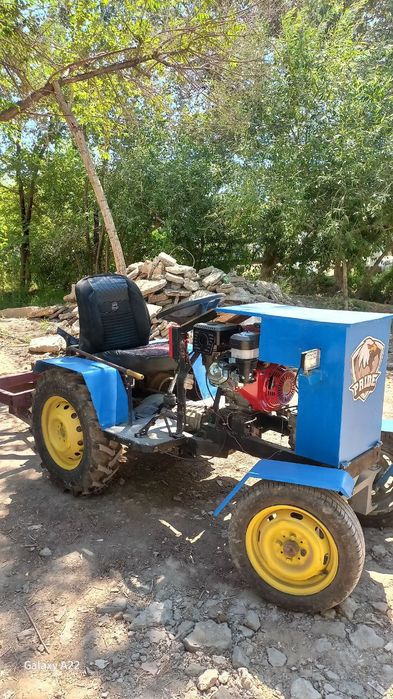 Mini traktor sotiladi