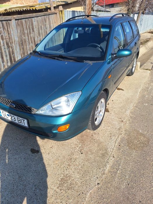 Vând ford focus 1.6 benzina an 2001