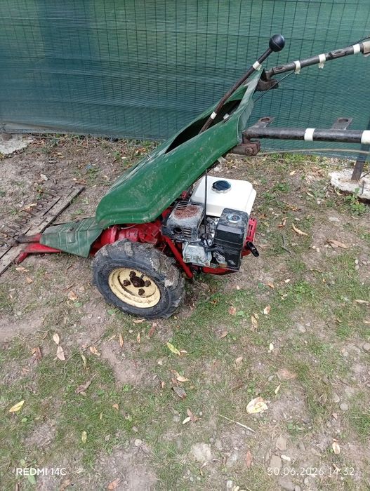 Vând cositoare Agri