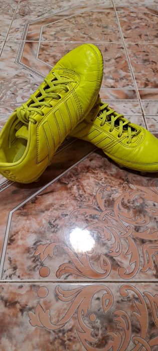 Футболни обувки Adidas за шампиони