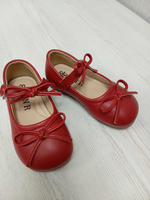 Туфли новые размер 24-25