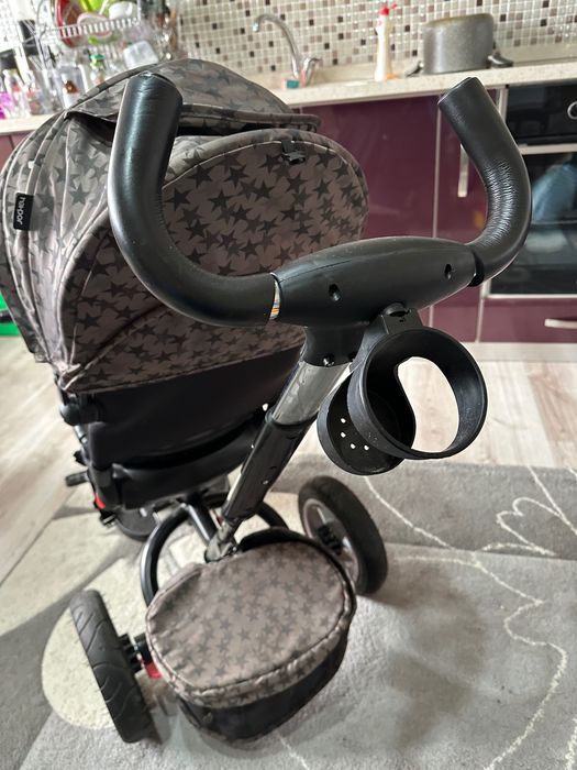 Продавам запазен детса трикулка