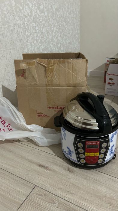 Мультиварка Redmond