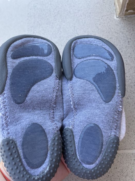 Vand cizme cauciuc si incaltaminte pentru interior , masura 26.