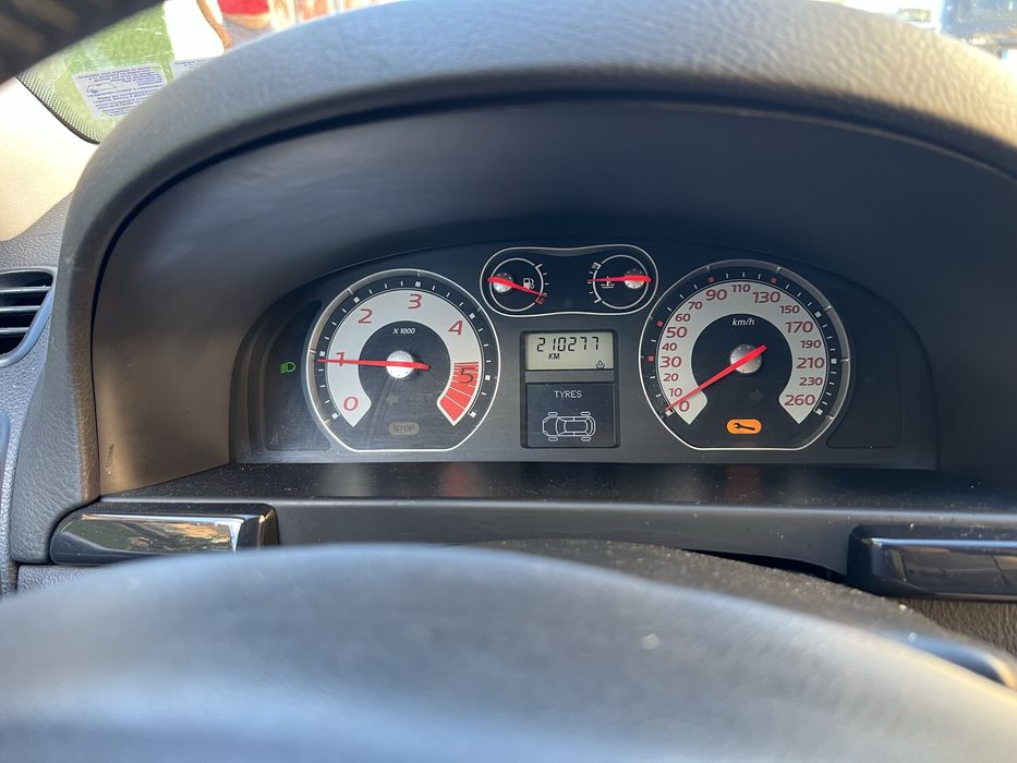 Reno Laguna 2DCI