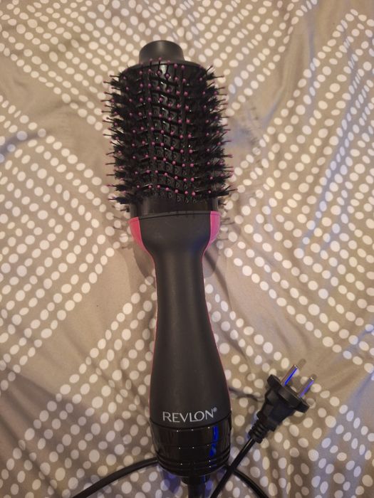 Vand perie electrica fixa Revlon