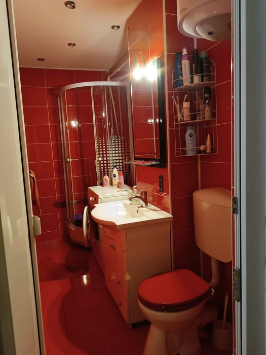 Vând apartament decomandat